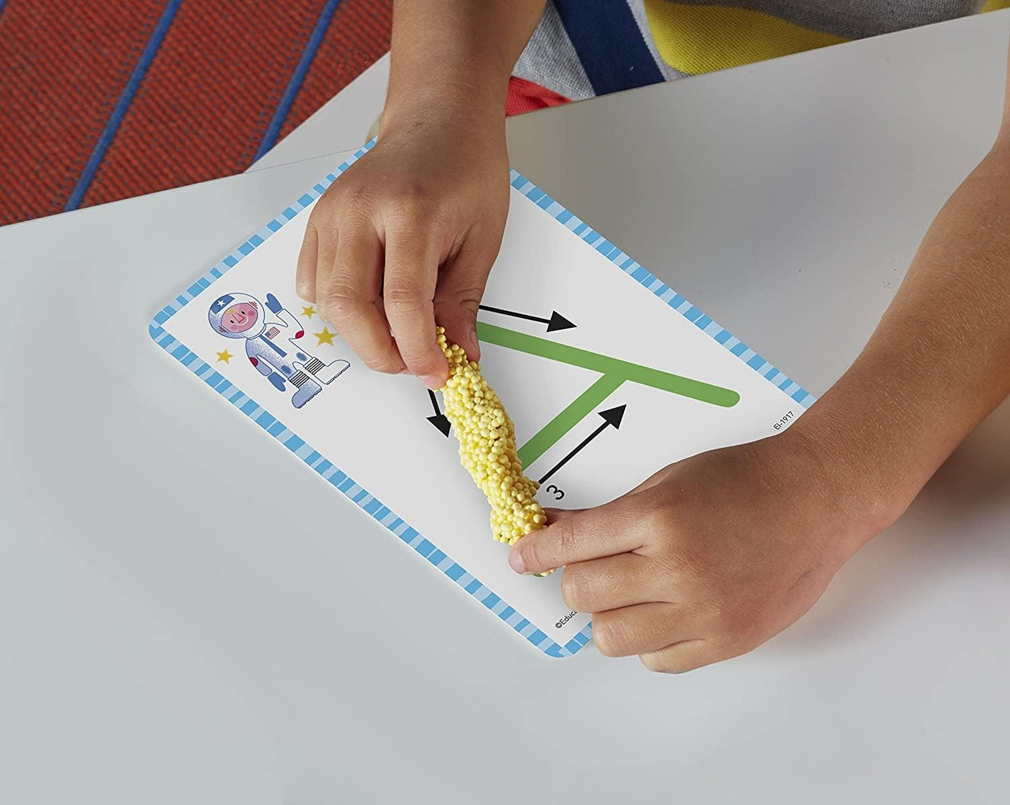 Juego de letras con masa granulada